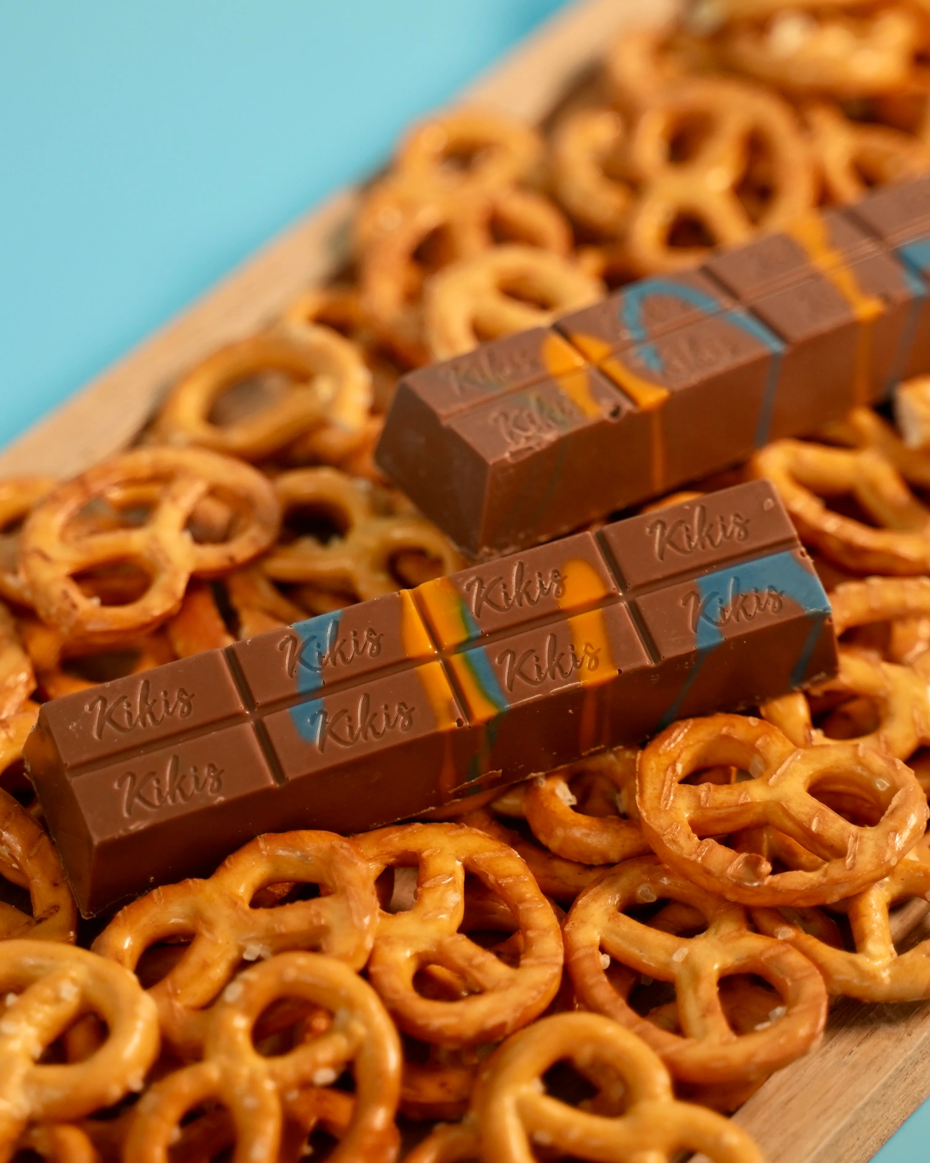 Kikis Dubai Style Bar Chocolate - Caramel Pretzel 🥨 - Image 5
