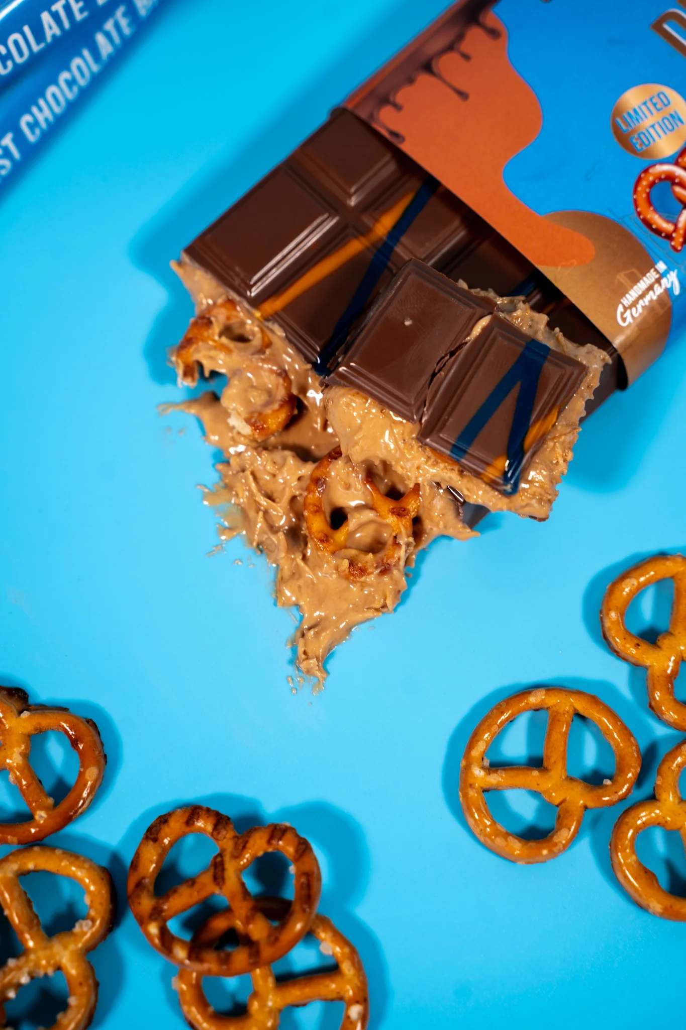 Kikis Dubai Style Chocolate - Caramel Pretzel 🍫 - Image 2