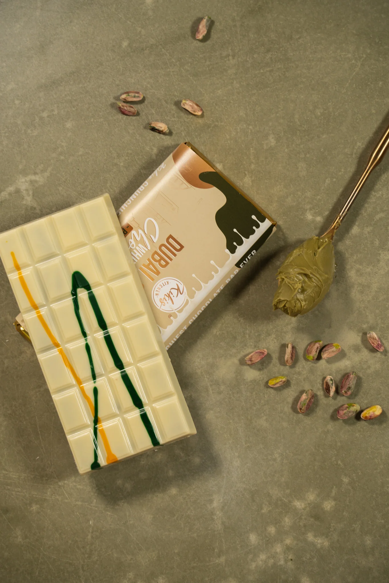 Kikis Dubai Style White Chocolate - PISTACHIO 🍫 - Image 7