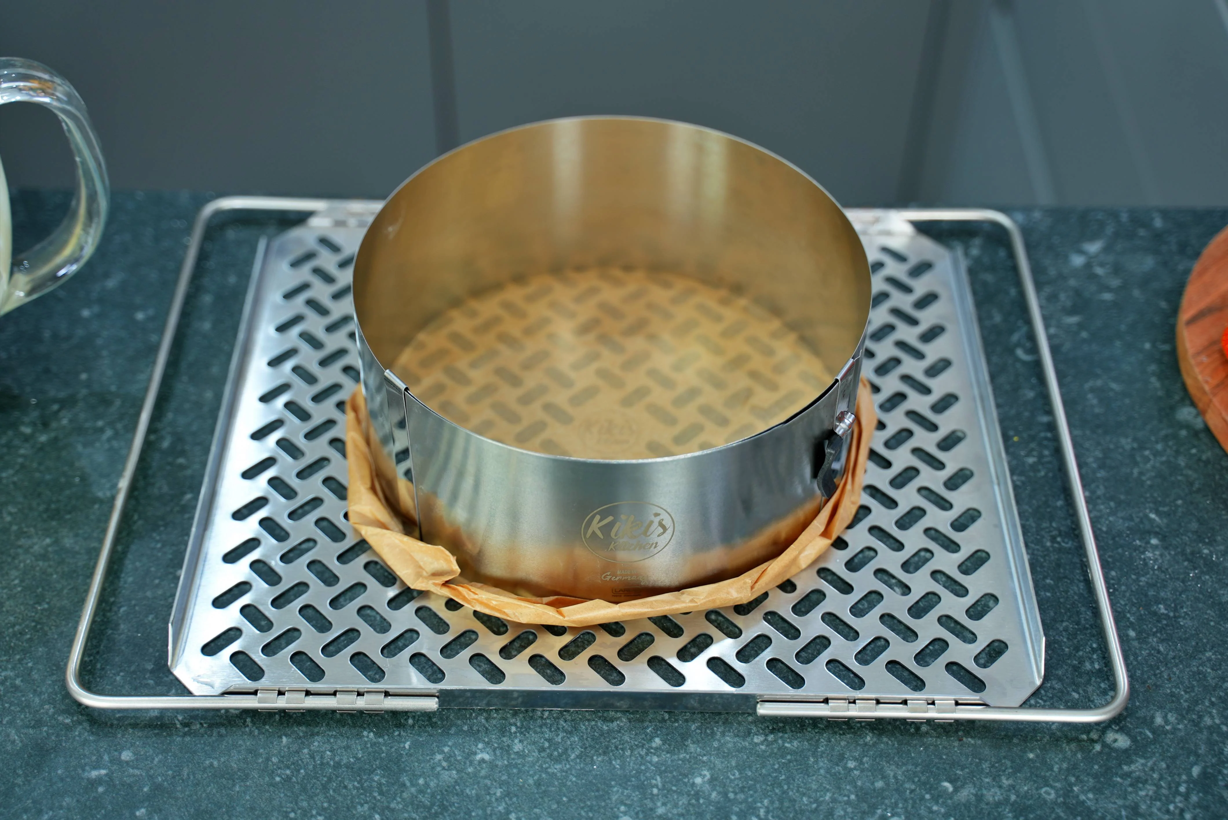 Kikis Edelstahl-Backblech gelocht - verstellbar - Image 6